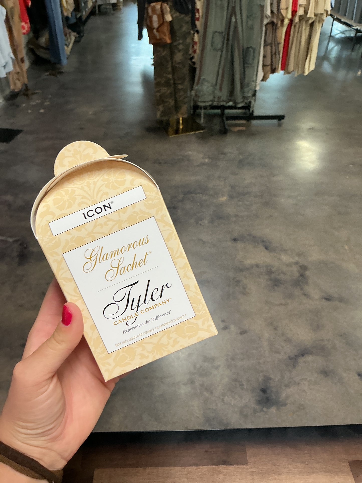 Glamorous Sachet- Icon