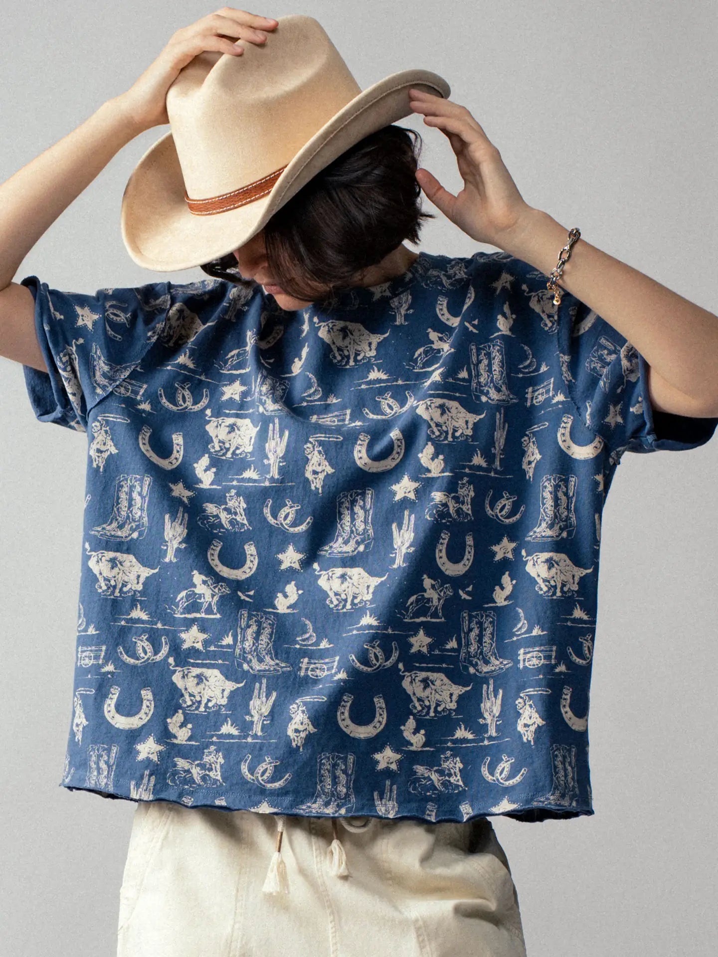 Round up Tee
