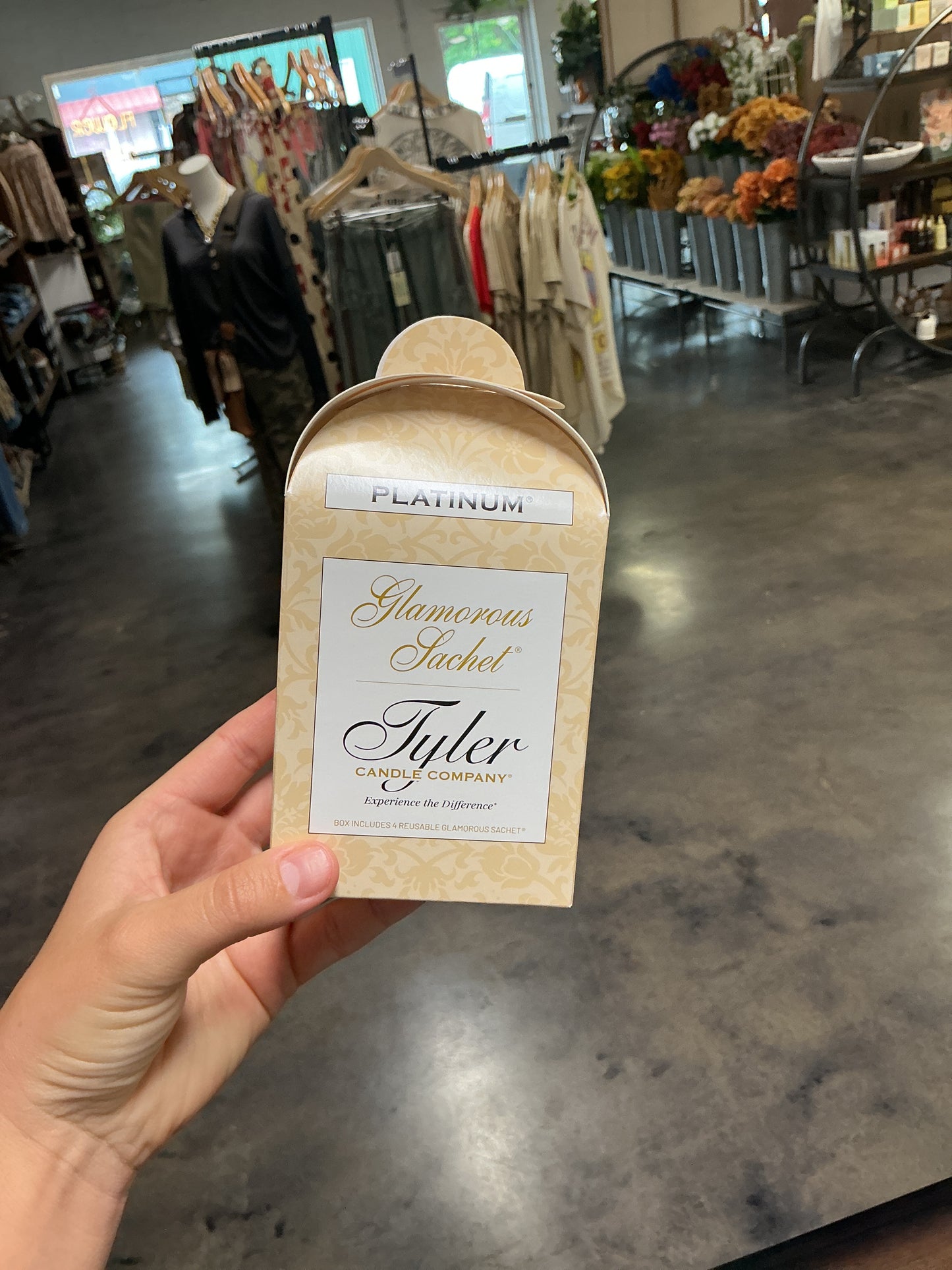 Glamorous Sachet- Platinum