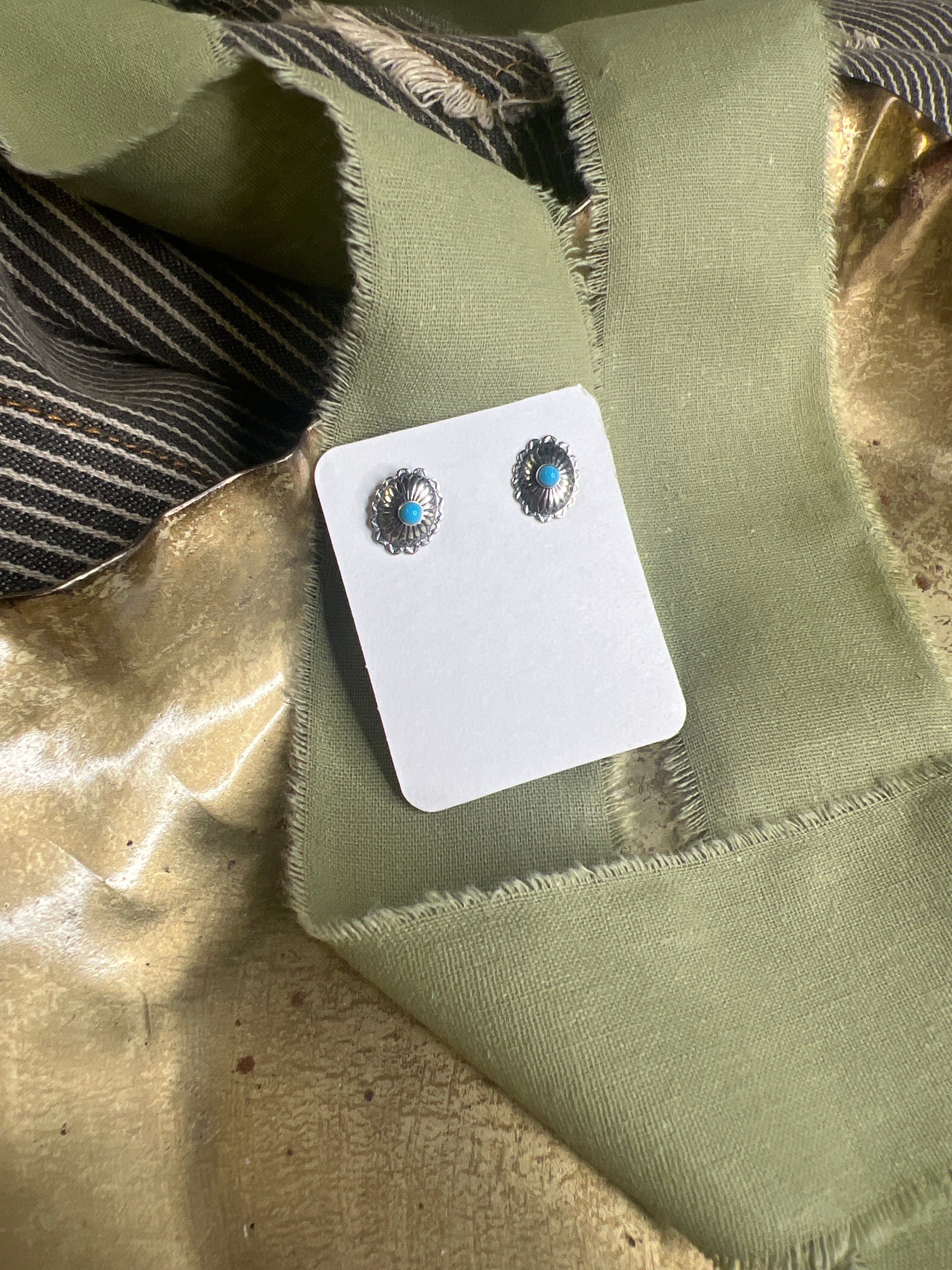 Snake Eye Stud