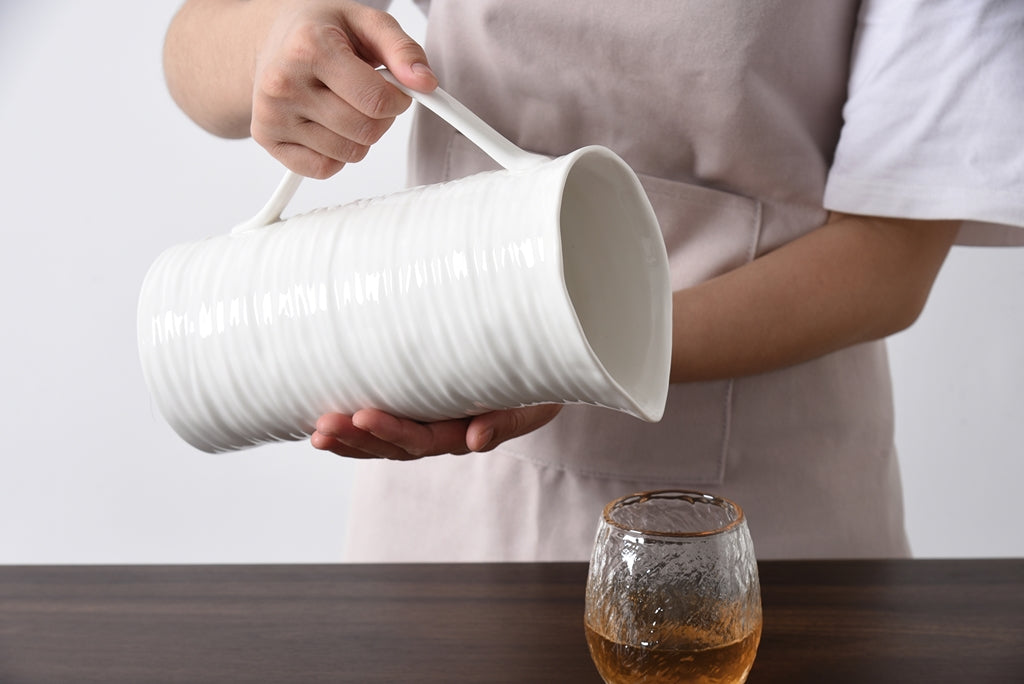 Pitcher- Le Blanc